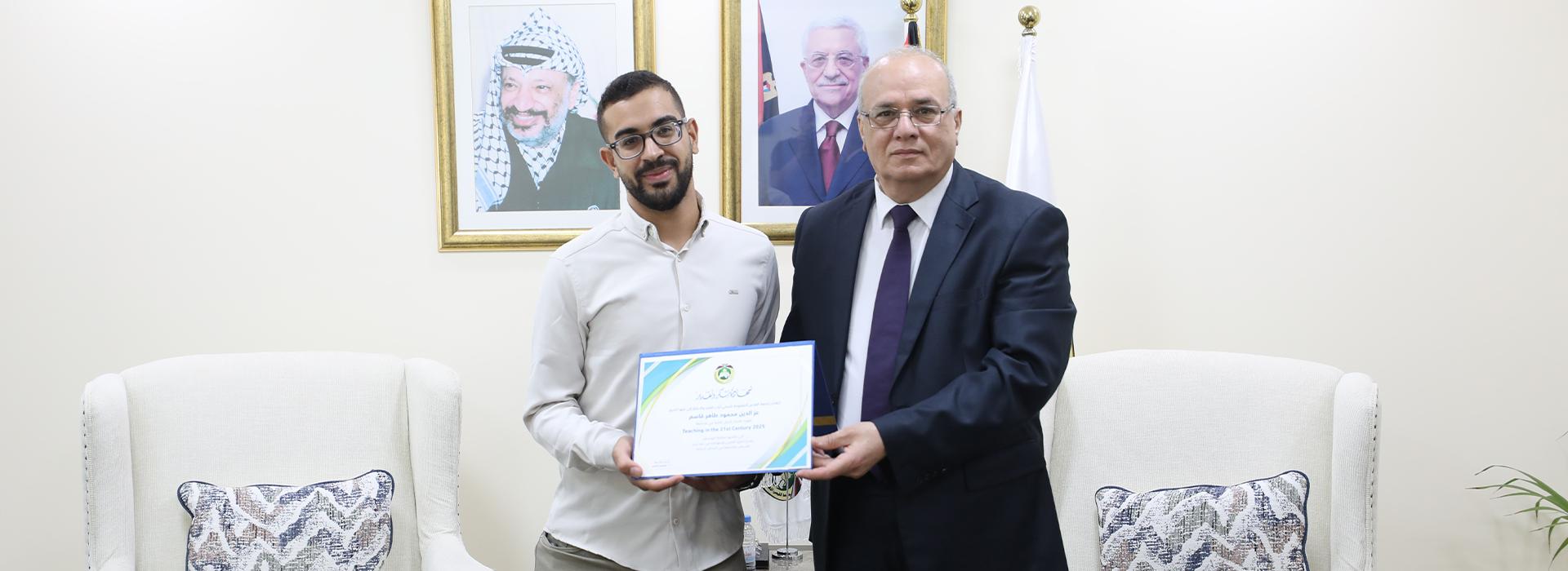QOU honors its graduate, Izz Al-Din Qasim, winner of first place in Teaching in the 21st Century UNESCO technology competition